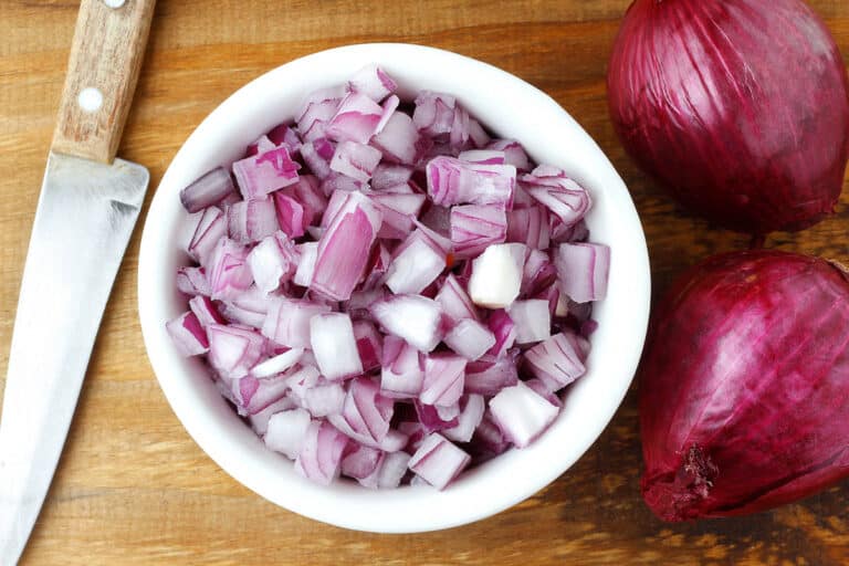 Best Onion Substitutes (What to Choose for Your Recipe)