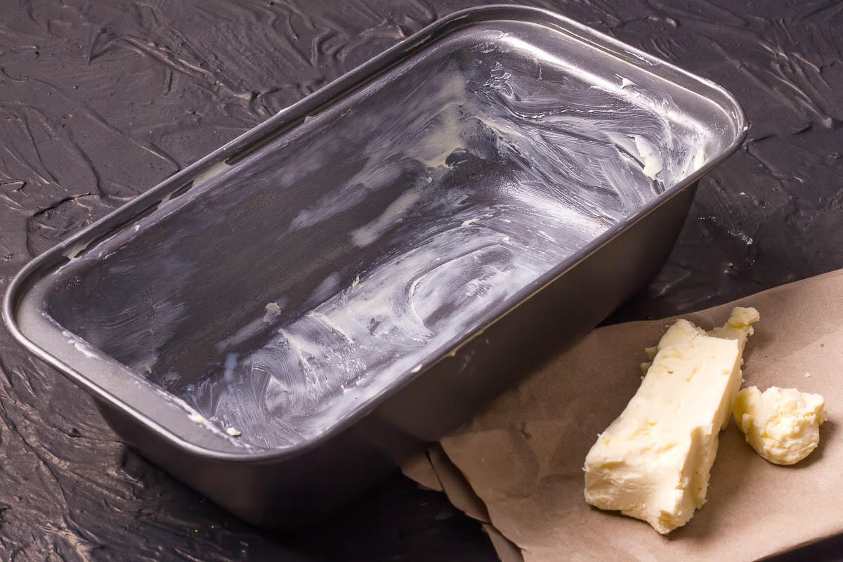 Deep baking dish baking sheet greased with butter.
